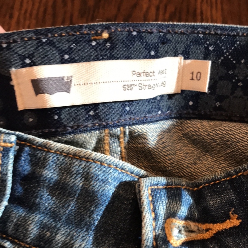 Levi’s women’s straight leg jeans
